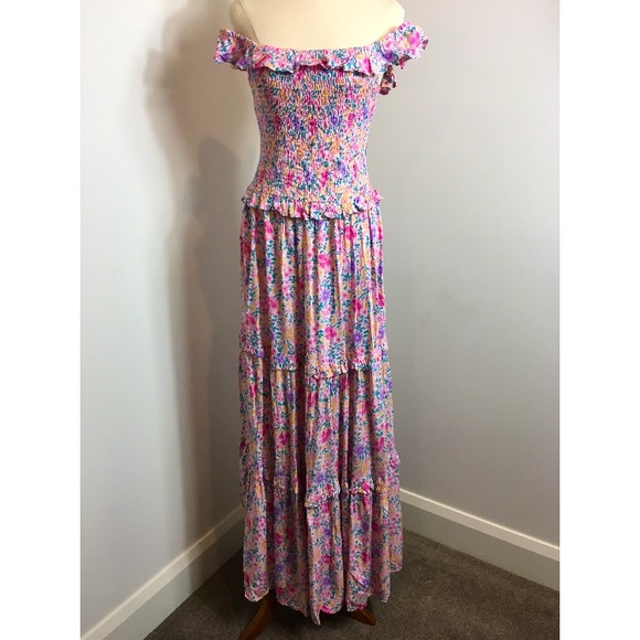 Dresses & Skirts - Floral pink dress - size L